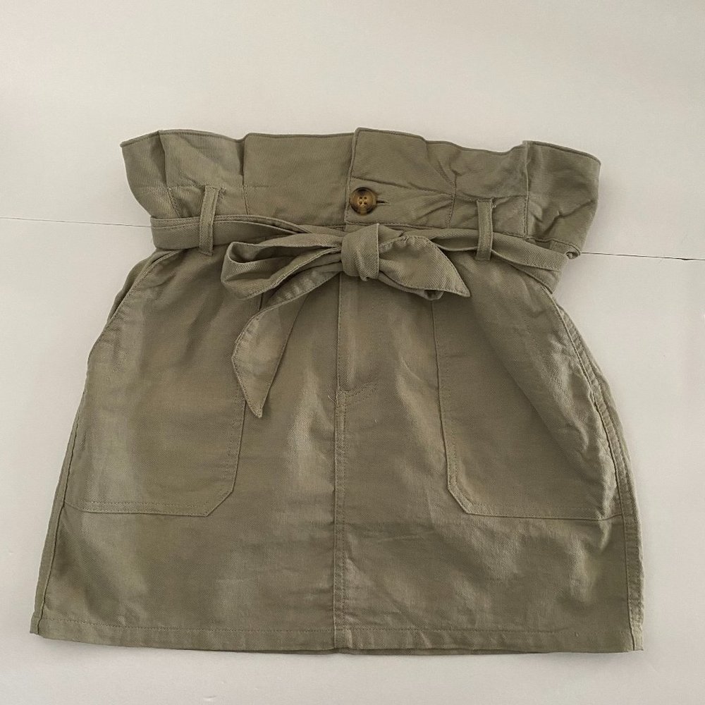 🔥HP🔥H&M DIVIDED Olive Green Skirt‎